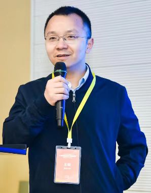 安博·(中国)体育官方网站创新论坛第一千三百九十讲：Floquet engineering symmetry-breaking and topological states under light irradiation